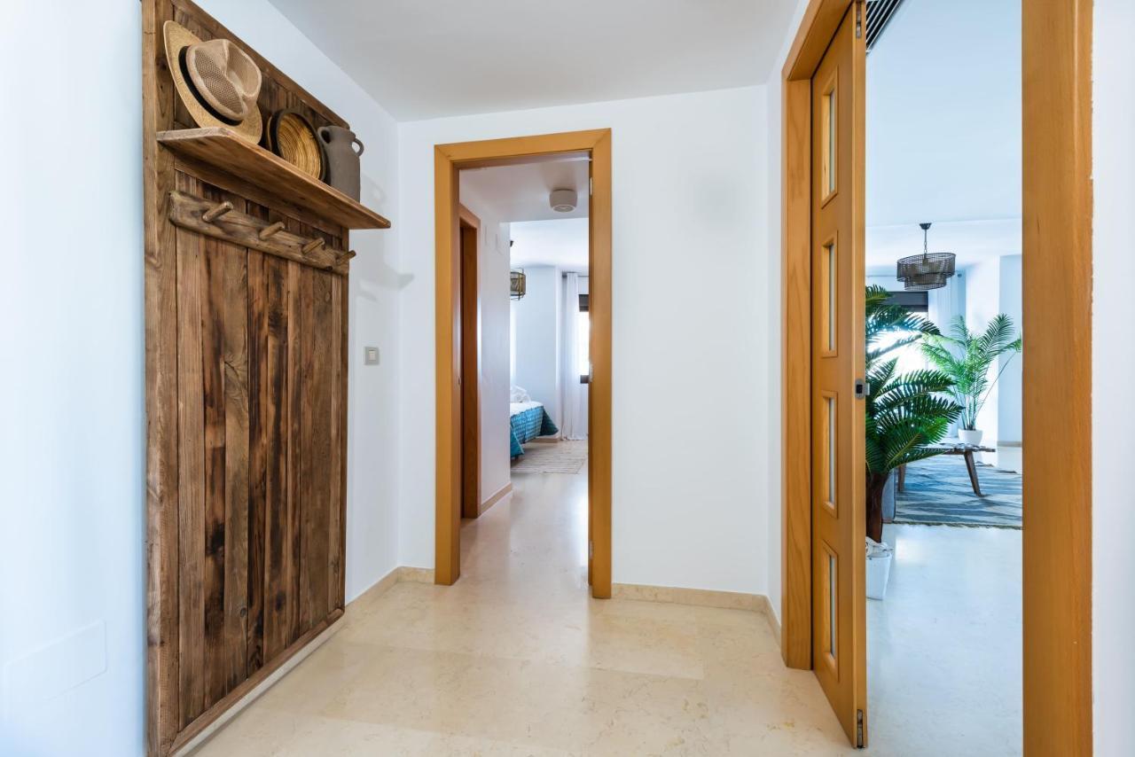 Center Iii Apartment *